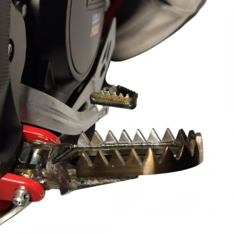 Mitigator Gator Foot Pegs Fits Beta Xtrainer 2015-2025 / Beta RR 2015-2019